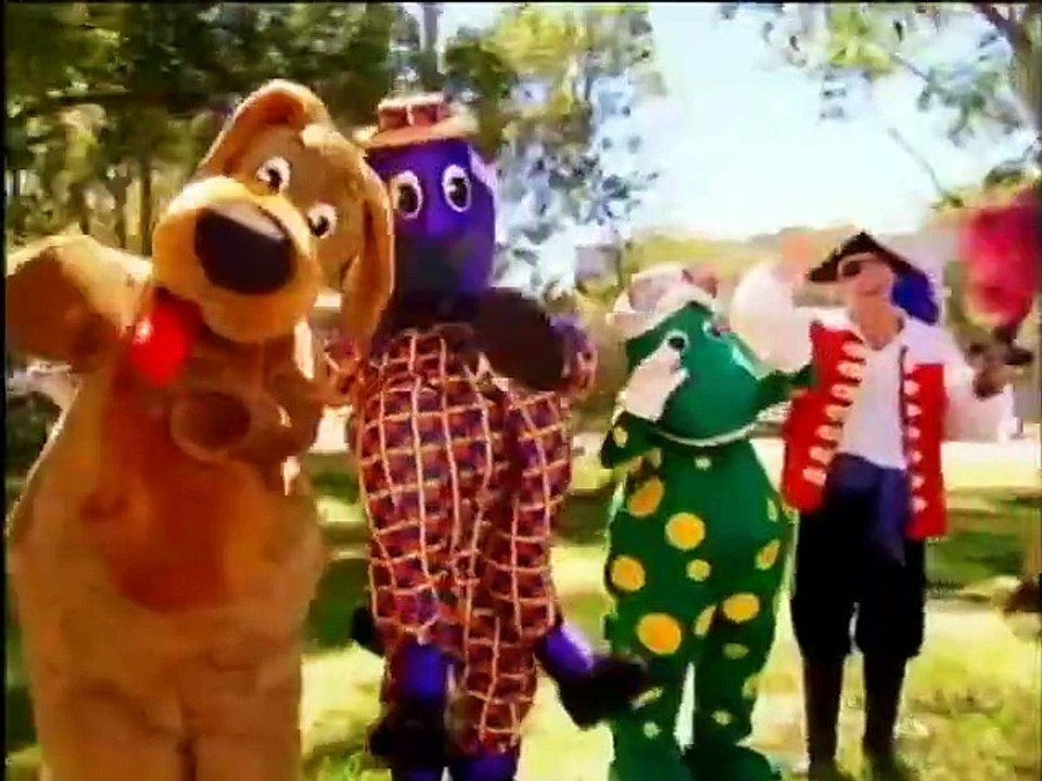 The Wiggles Here Comes The Big Red Car Preview Trailer 2006...mp4