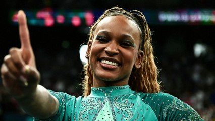 Rebeca é ouro no solo e se isola como maior medalhista do Brasil