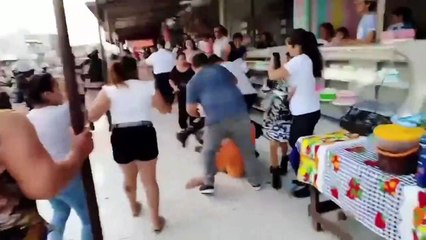 El momento fue captado por las personas que estaban en la avenida Virgen de Luján