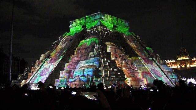 Piramide de Kukulkán en Chichén Itzá peninsula de Yucatán en el Zócalo Capitalino