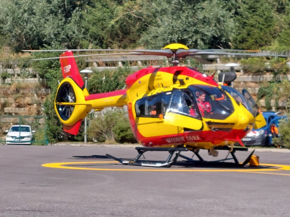 Qu'est-ce que la chute de séracs, ces blocs de glace qui ont tué au moins un alpiniste dans le Mont-Blanc ?