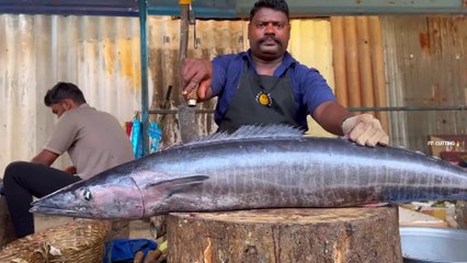 17 KG BIG SEER FISH CUTTING IN INDIA #fishcutting #seerfish #seafood #skill