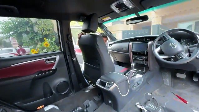 Gari Ki Seats Utar Ke Gari Chalai _ Please Yeh Ghar Par Try Mat Karna (720P_60FPS)_1