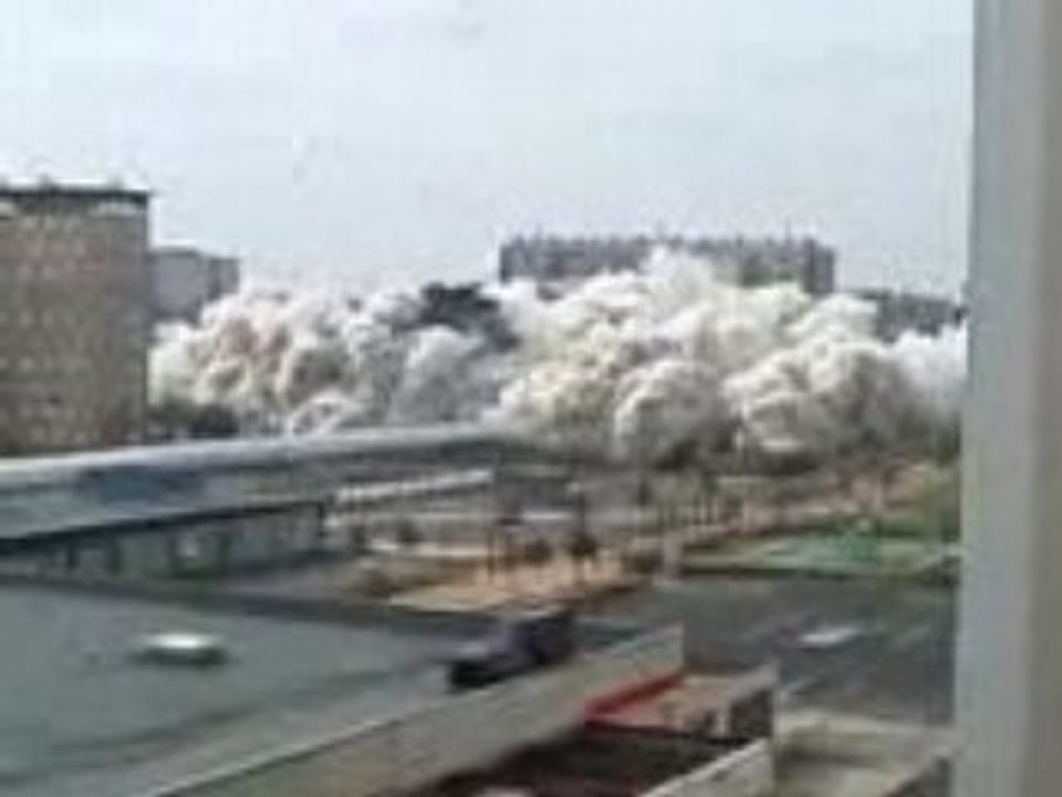 explosions d un batiment a chenove