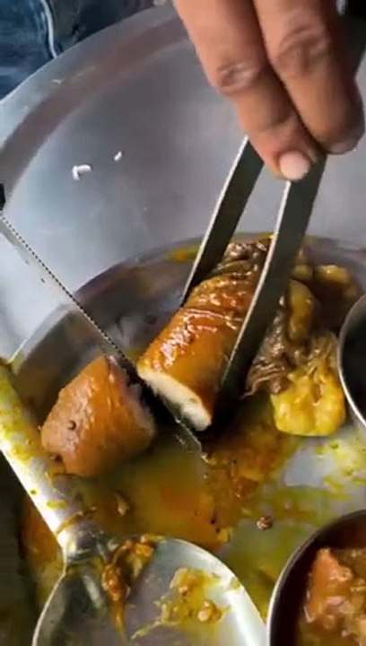 Mutton with gravee,kaisa lg rha h kya khane ko man kr rha agar ha to comment me btaiye aur subscribe#streetfood  #foodie  #food  #foodblogger  #foodvlog #foodlover  #vlog