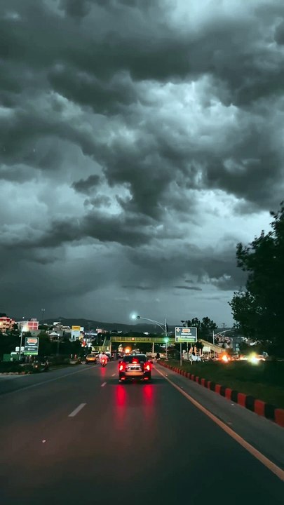 What a weather of Islamabad   ........#instagram #instagood #trendingreels #love #viralvideos #reels #cloud #rainydays #islamabad