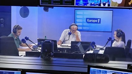 Paris 2024 : «C'est notre légende vivante !», au Club France, les supporters ovationnent le champion Léon Marchand
