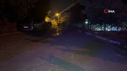 Aracın freni boşaldı 2 metrelik yükseklikte asılı kaldı