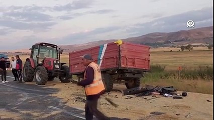 Sivas'ta zincirleme trafik kazası! Yaralılar var