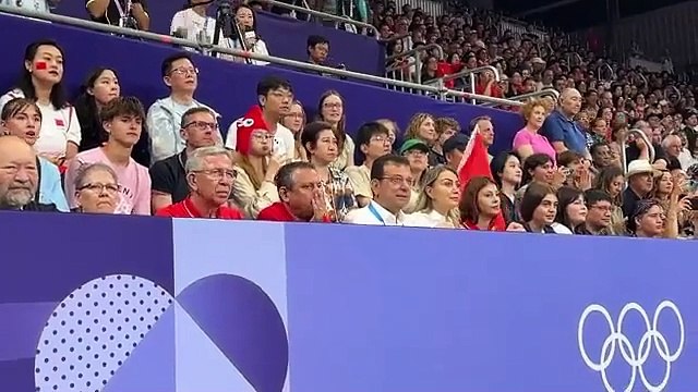 Ekrem İmamoğlu, Özgür Özel ve Mansur Yavaş Filenin Sultanları’nın karşılaşmasını izliyor