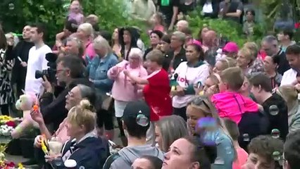 Gedenken an getötete Kinder im englischen Southport