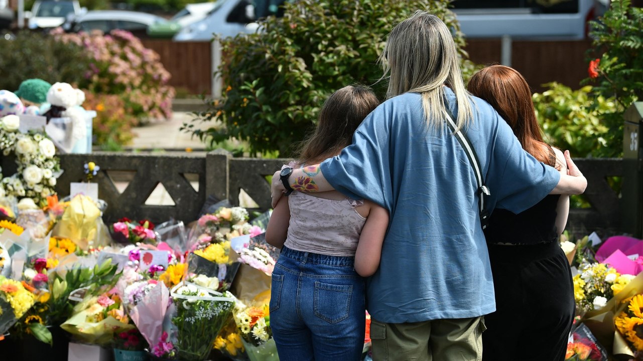 Southport: Gedenkakt für getötete Kinder