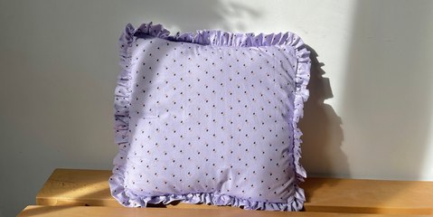Apprendre à coudre des fronces sur une housse de coussin