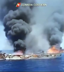 Barca prende fuoco in Cillento