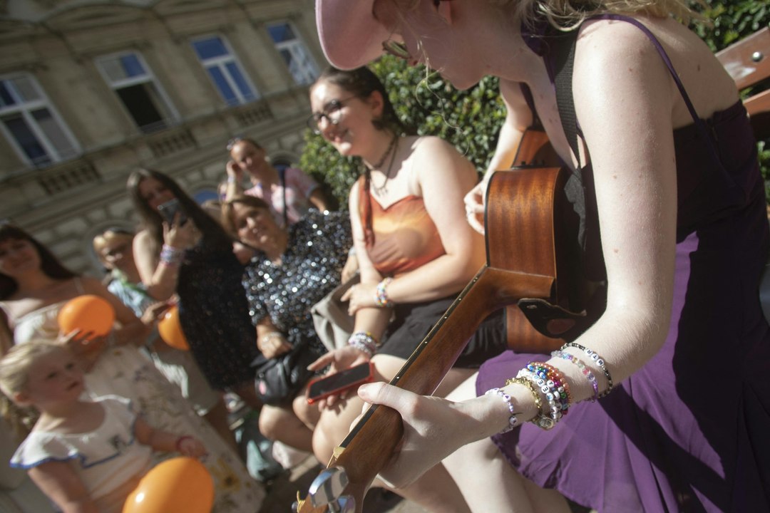 Swift-Absage: Fans singen auf Wiens Straßen