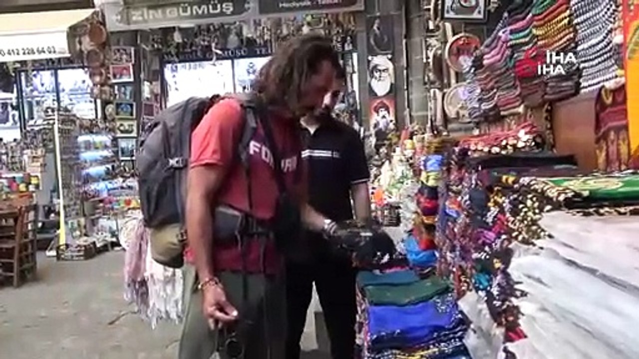 Evden kovuldu, 5 yılda 71 şehir 7 ülke gezdi, Diyarbakır 71’nci şehir oldu