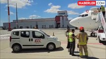 Hidrolik Arızası Yapan A Jet Uçağı Acil İniş Yaptı