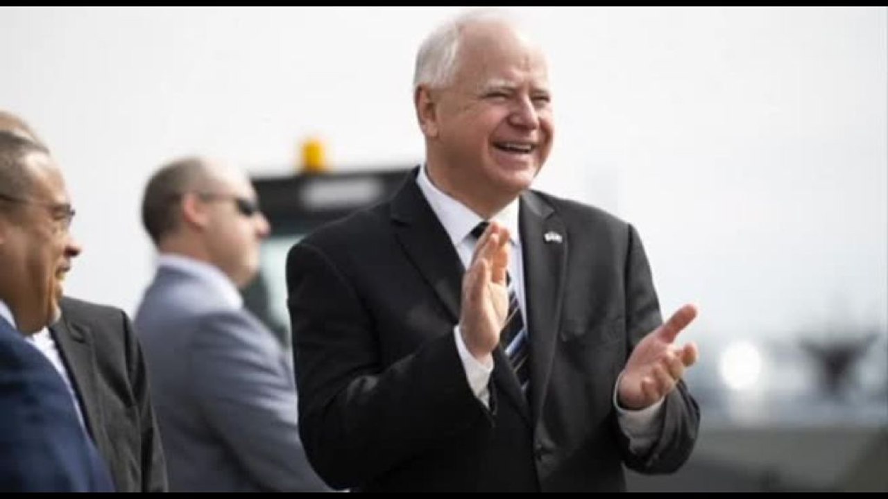 Chi è Tim Walz, candidato vicepresidente di Kamala Harris