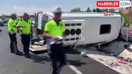 Nevşehir'de minibüs ile cipin kafa kafaya çarpıştığı kazada 14 kişi yaralandı