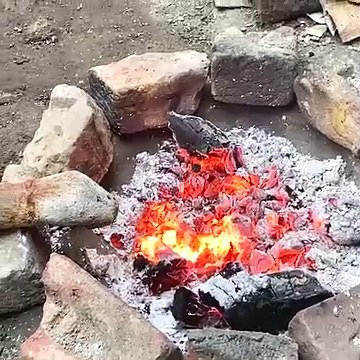 عملية استرداد الذهب النقي عيار 24 قيراط من عملية إعادة تدوير الخردة الإلكترونية للكمبيوتر الشخصي