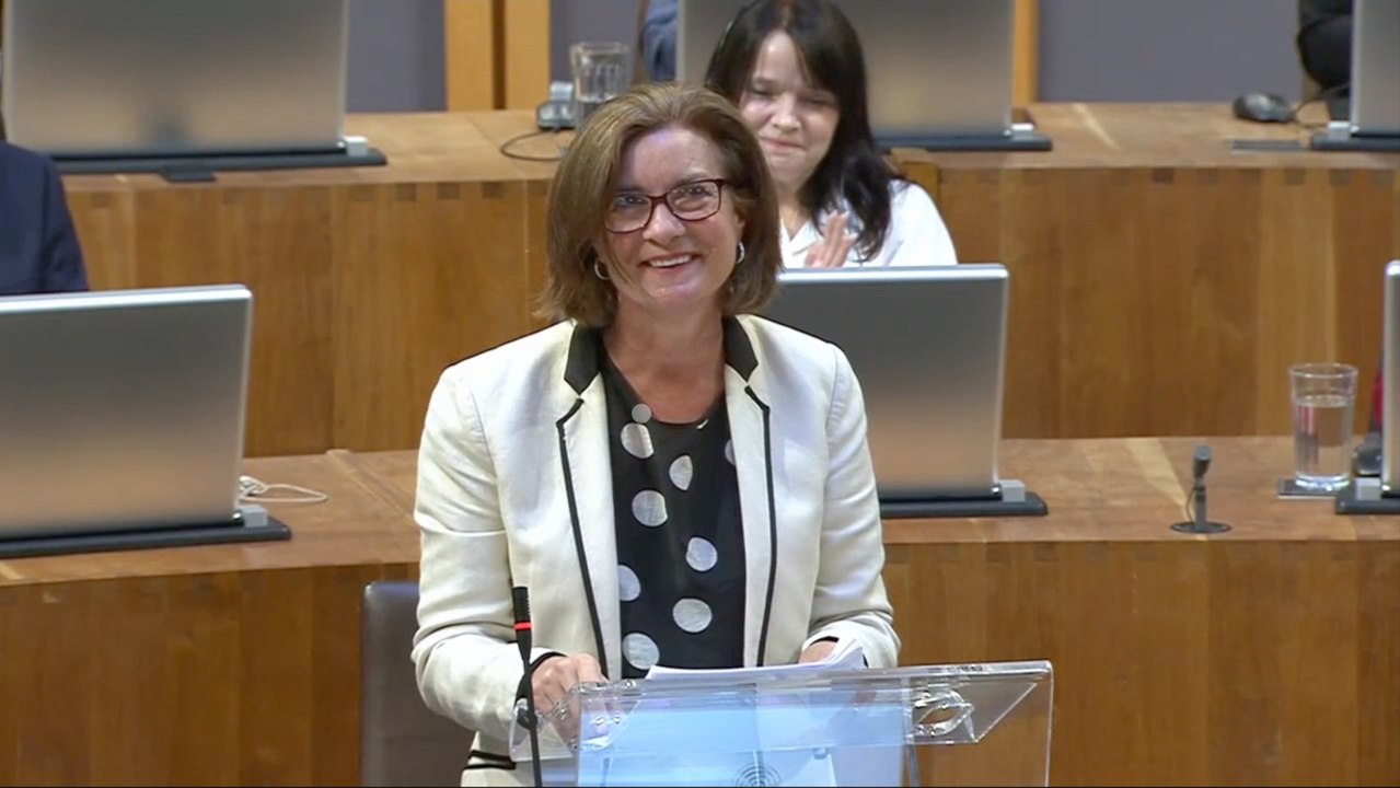 Eluned Morgan sworn in as first female First Minister