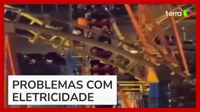 Montanha-russa tem falha técnica e pessoas precisam ser resgatadas de brinquedo em Pernambuco