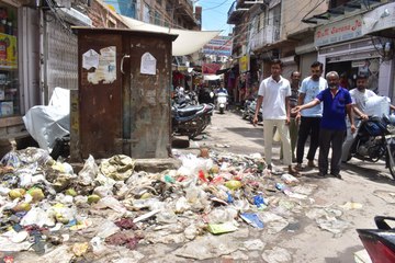 हड़ताल तो टूटी, फिर भी कई जगह लगे रहे कचरा के ढेर