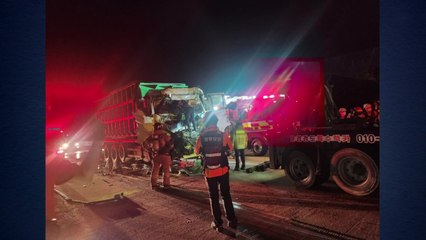 충북 괴산서 화물차-트레일러 충돌 🚗…운전자 중상, 사고 원인 조사 중