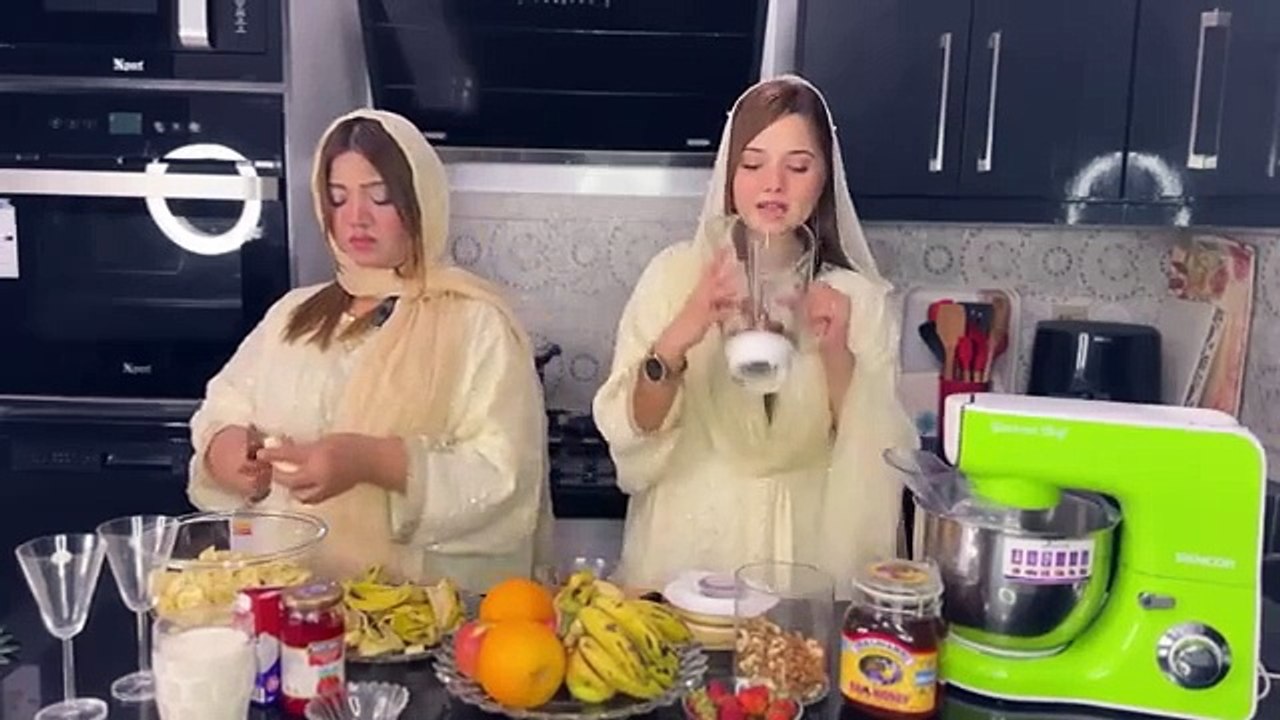 SUMMER_SPECIAL☀️__EASY_MILKSHAKES_RECIPE❤️__VLOG_BY_RABEECA(360p)