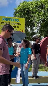 VÍDEO: Professores protestam contra reajuste salarial em município da RMS