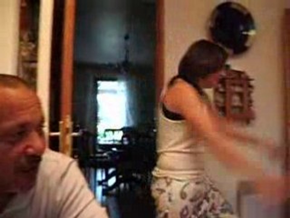 Dans la famille de fous je voudrais la fille svp