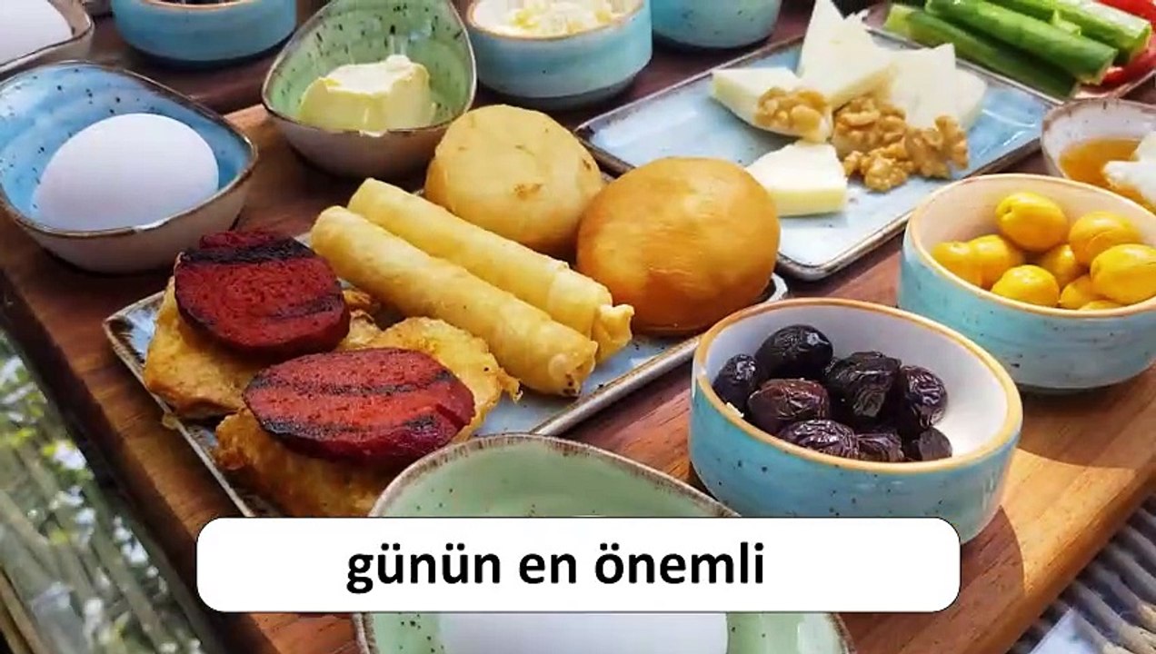 50 yaşın üzerindeyseniz bunu KAHVALTIDA MUTLAKA YEMELİSİNİZ! En iyi 4 besin (Birçok kişi bilmiyor)
