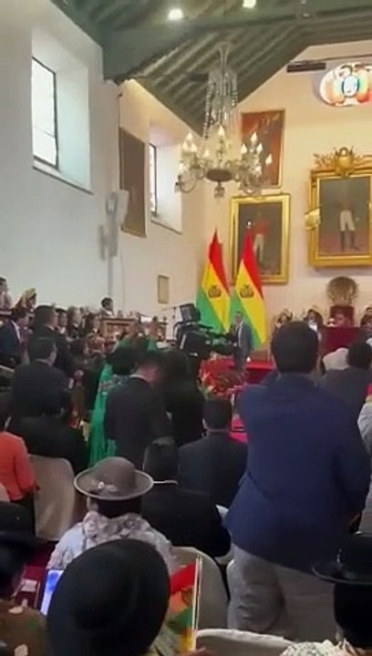 Tras abucheos, magistrados autoprorrogados se retiraron de la Casa de la Libertad para que la sesión pueda iniciar