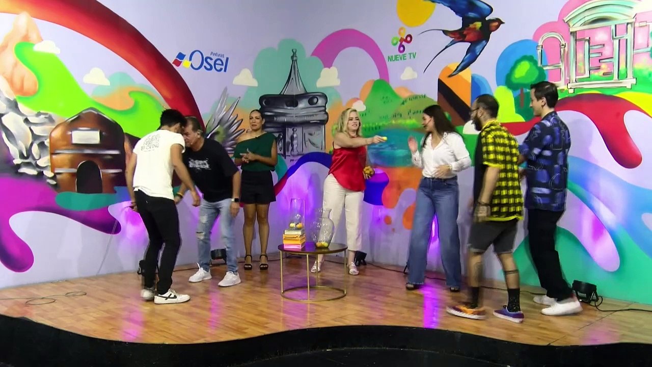 Pelotas y equilibrio: Juego retador a los conductores