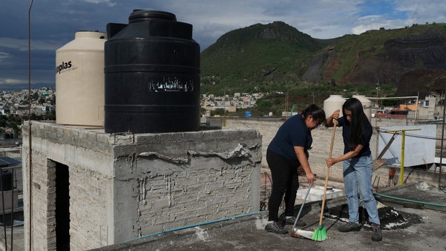 MÉXICO | Mujeres recolectoras de agua contra la sequía en Ciudad de México | EL PAÍS