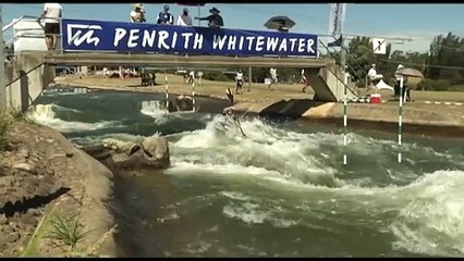 Olympic champions Jess and Noemie Fox inspire next generation of paddlers in Penrith