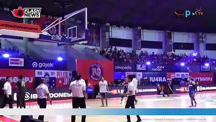 Menpora Dito Serahkan Piala IBL 2024 ke Pelita Jaya Jakarta