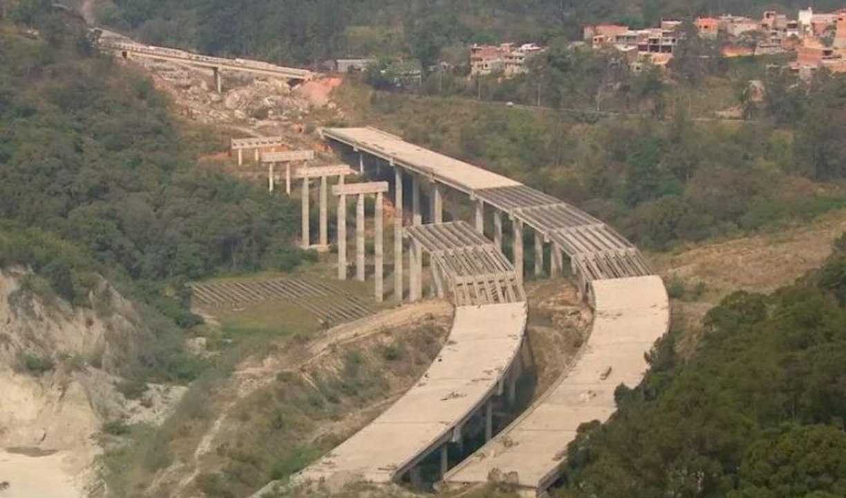 “Um dos maiores problemas”, diz engenheiro sobre obras inacabadas e explica impactos para população