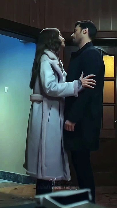 الممثلة التركية الجميلة