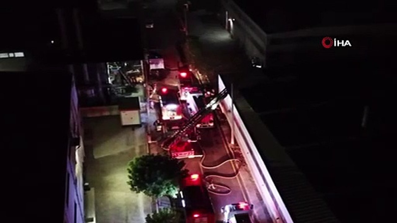 Tekstil fabrikası alev alev yandı
