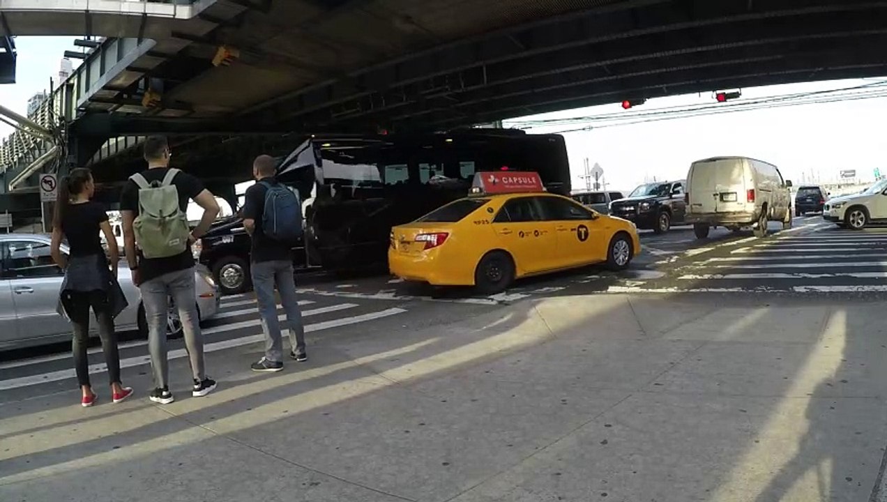 New York City Gridlock Traffic Jam Clips (Road Rage) Queens Boulevard & Skillman Avenue - Attractions