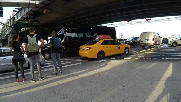 New York City Gridlock Traffic Jam Clips (Road Rage) Queens Boulevard & Skillman Avenue - Attractions