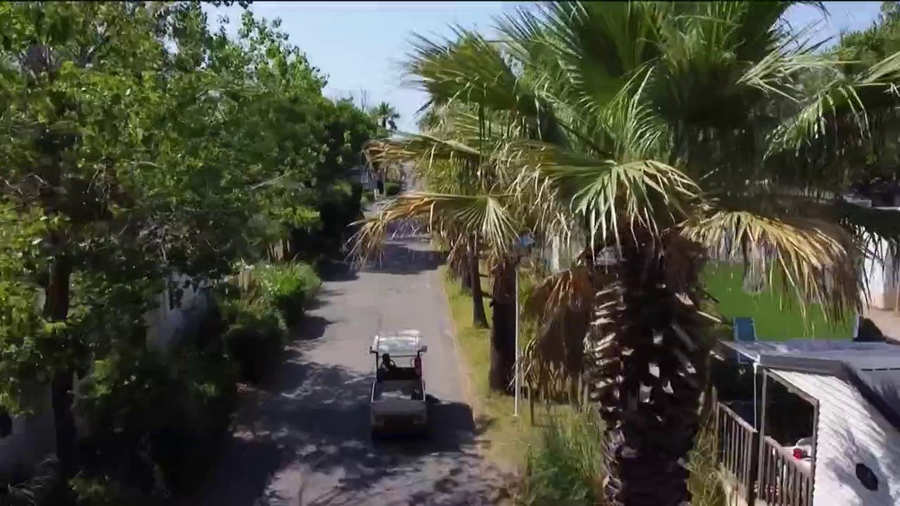 État des lieux des bungalows, cuisine, entretiens des espaces verts... BFMTV teste les métiers de l'ombre dans les campings