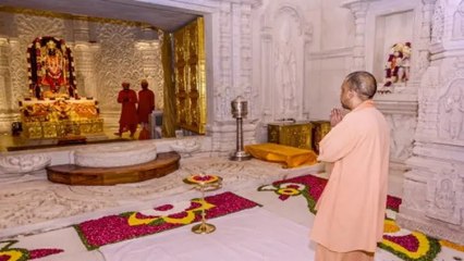 दो दिवसीय दौरे पर पहुंचे सीएम योगी,रामलला के दर्शन करने के बाद अधिकारियों के साथ की बैठक