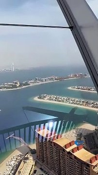 Dubai Palm Jumeirah Island #dubai #palmjumeira #palmjumairah #dubaivlog #dubaimarina #vlog