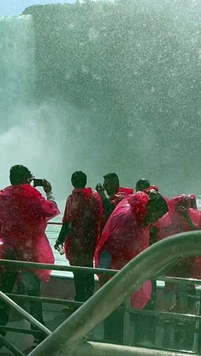 #Viral Niagara Falls
