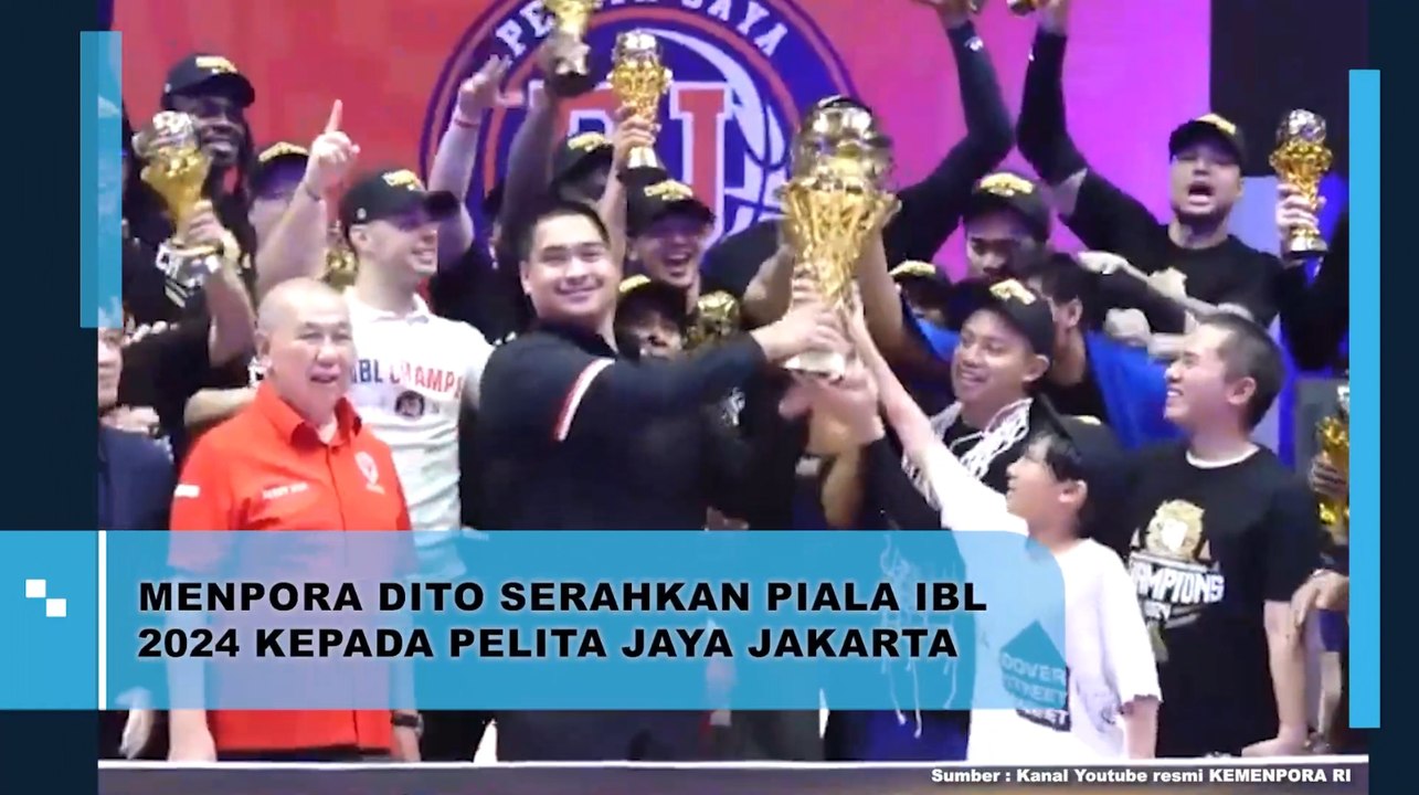 Menpora Dito Serahkan Piala IBL 2024 Kepada Pelita Jaya Jakarta