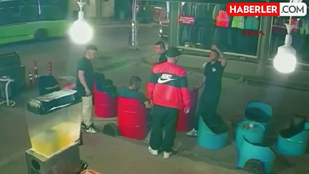 Önce sohbet etti ardından kurşun yağdırdı! Soğukkanlı saldırgan kamerada