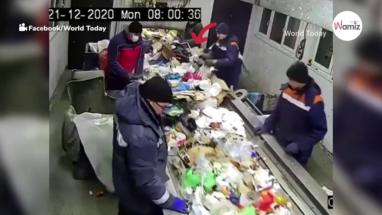 Müllsortierer aus Russland machen am Fließband einen spektakulären Fund