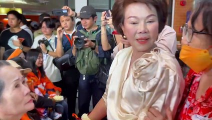 "เจี๊ยบ อมรัตน์" หลั่งน้ำตา ศาลรัฐธรรมนูญมีมติ 9:0 ยุบ "ก้าวไกล" 2